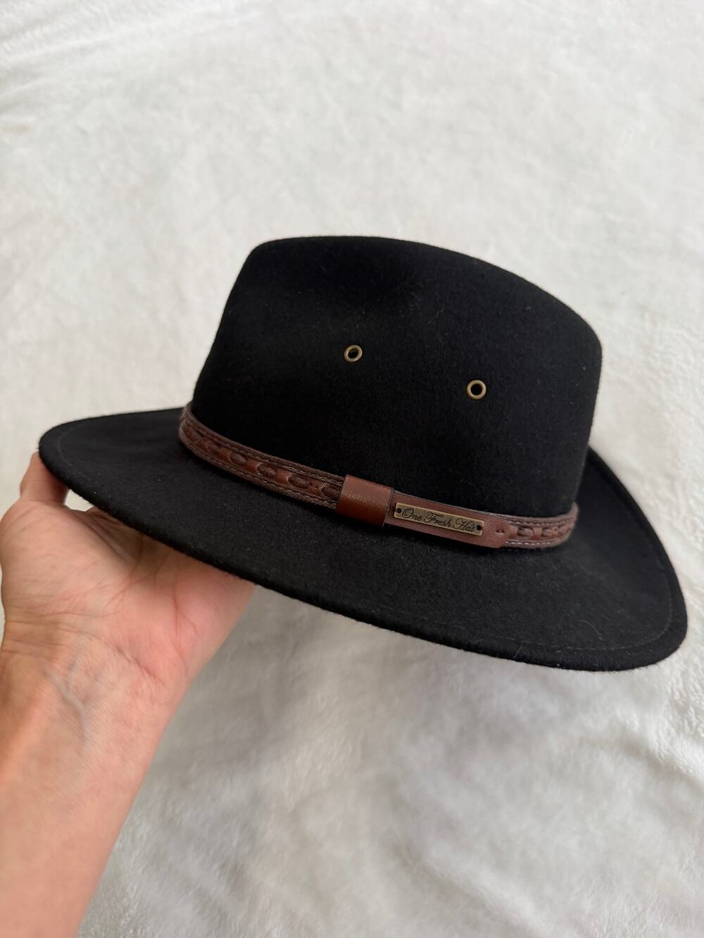 One Fresh Hat 100% Wool Black Brown Outback Festival Excellent Condition